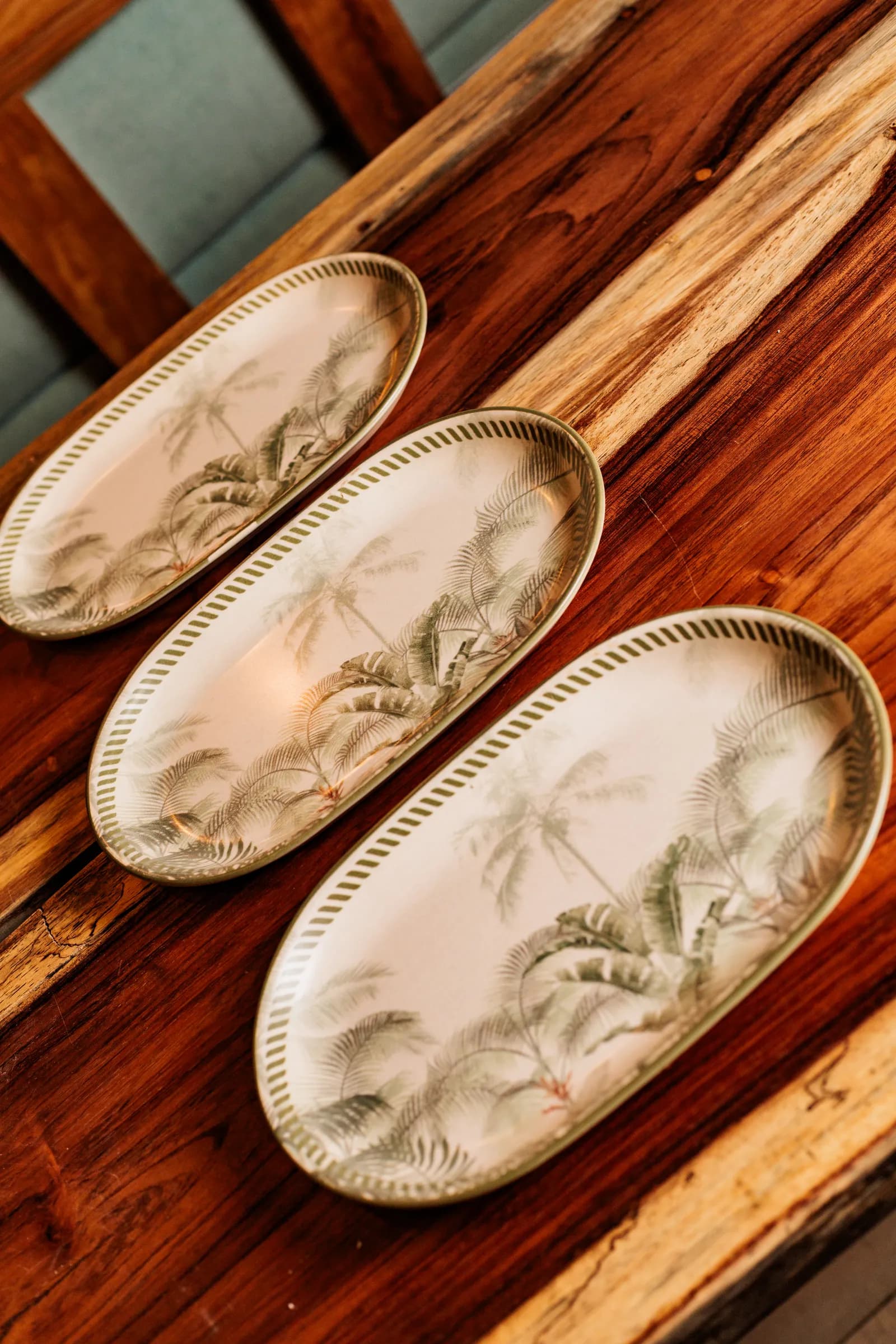 KIT TRAVESSA 3 PÇS OVAL CERAMICA ESTAMPA UNICA - PALMEIRA — imagem 1 de 2
